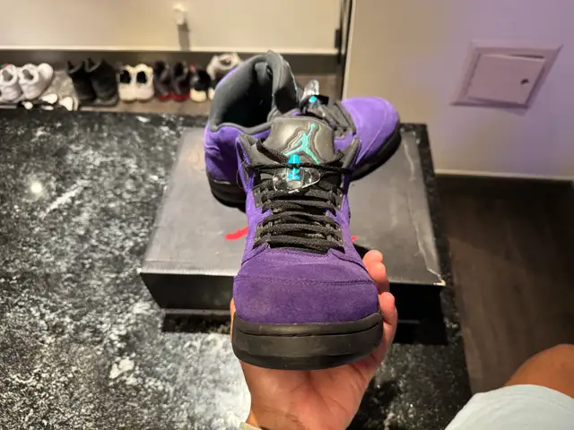 Jordan 5 Size 10.5M in Men's Shoes in Mississauga / Peel Region - Image 4