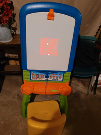Child's play easel