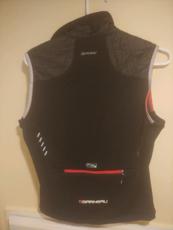 Mens Garneau insulated cycling vest small black  in Men's in Kitchener / Waterloo - Image 3