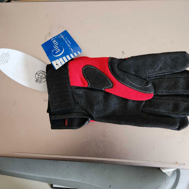 BDG Work Gloves Size Small Brand New in Outdoor Tools & Storage in Mississauga / Peel Region - Image 2