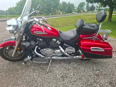 2007 Yamaha Royal Star Tour Deluxe, heavy-duty touring cruiser with a liquid cooled 1,294cc V4 engin...