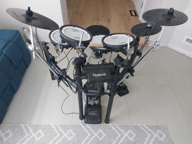 Roland TD-4 electronic drum set.V-drums in Drums & Percussion in Markham / York Region