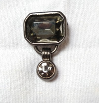 Vintage Pin, door knocker style
