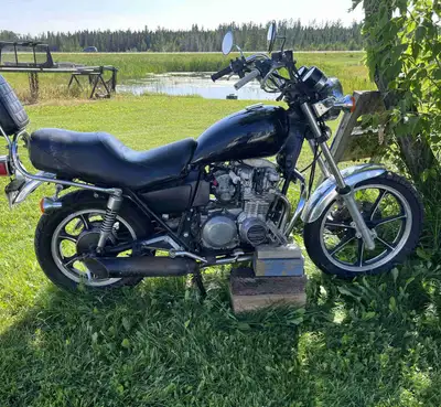 1982 kawasaki kz550 4 pack carbs need cleaning asking 1200$ no text call don 780 785 9454