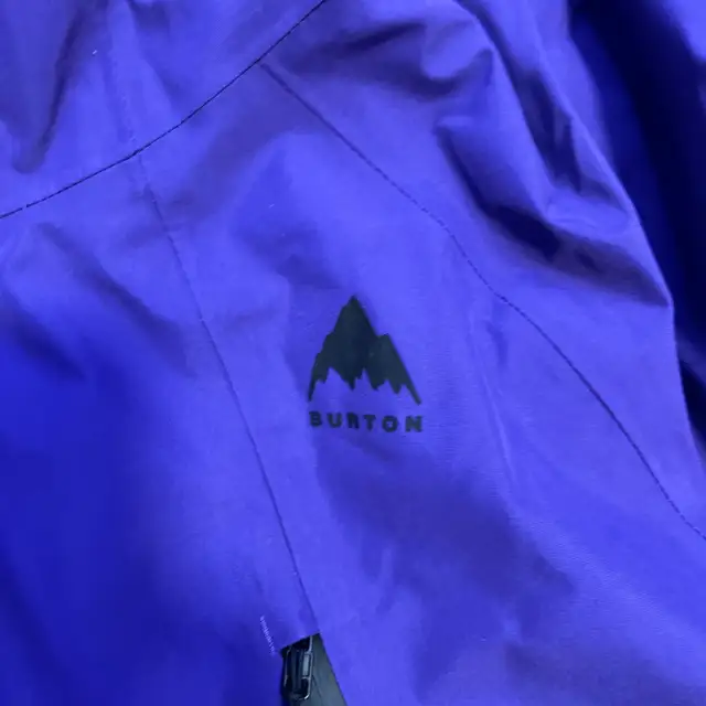 Burton Reserve GoreTex 2L Ski/Snowboard Jacket in Men's in Charlottetown - Image 11