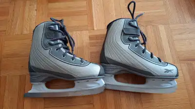 Figure skates / Patins artistique size 6 Reebok, View more