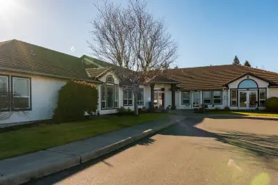 Emerald Estates is the ultimate retirement escape. Are you ready to relax and enjoy life? Bright and...