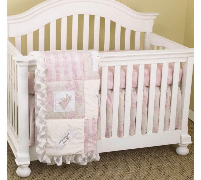 Heaven Sent Girl 8pc crib bedding collection by Cotton Tale dans Berceaux  à Région de Markham/York - Image 3