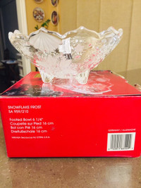 Mikasa Snowflake Frost Footed Crystal Bowl 6.25" NEW