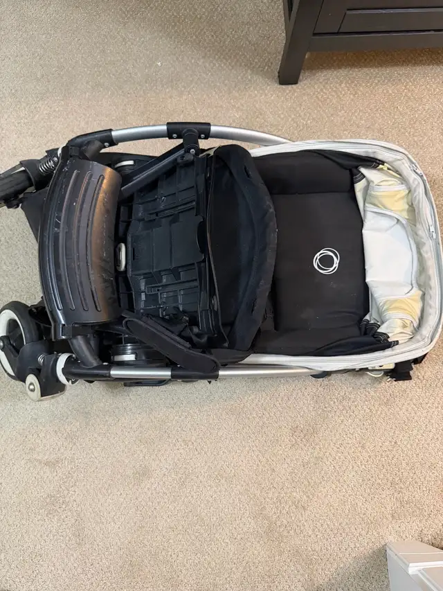 Bugaboo bee stroller in Strollers, Carriers & Car Seats in Oakville / Halton Region - Image 3