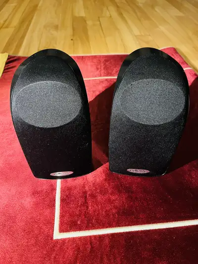 Mettez à niveau votre expérience audio avec ces haut-parleurs Polk Audio compacts mais puissants ! C...