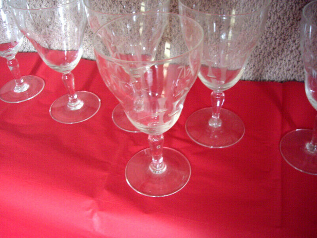 WINE GLASSES ETCHED VINTAGE 6 in Kitchen & Dining Wares in Burnaby/New Westminster - Image 2