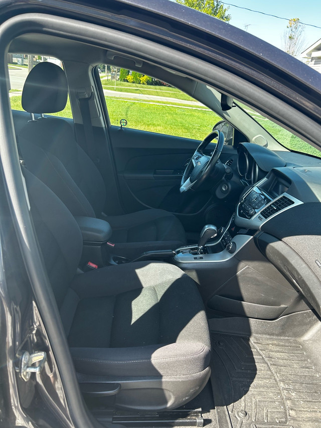 2014 Chevy Cruze in Cars & Trucks in Chatham-Kent - Image 4