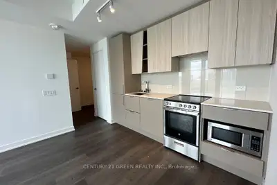 2 bedroom, 2 bathroom and 1 parking. close to square one and Sheridon college. for more information...