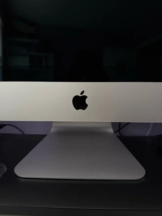 27 inch iMac with Retina 5K display  in Desktop Computers in Oshawa / Durham Region - Image 3