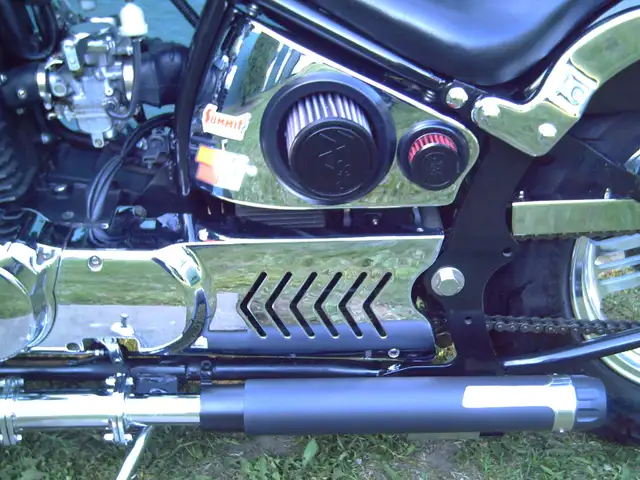 2011       MOTORCYCLE in Street, Cruisers & Choppers in Kelowna - Image 8