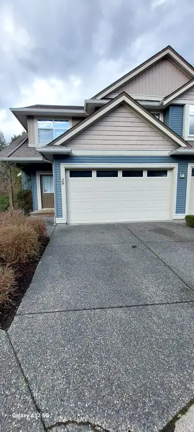 Discover your perfect home in Chilliwack’s Promontory, a very peaceful and safe neighborhood! This 2...