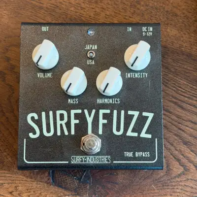 SurfyFuzz Guitar Pedel, View more