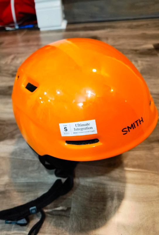 Ski Helmet for youth in Ski in Oshawa / Durham Region