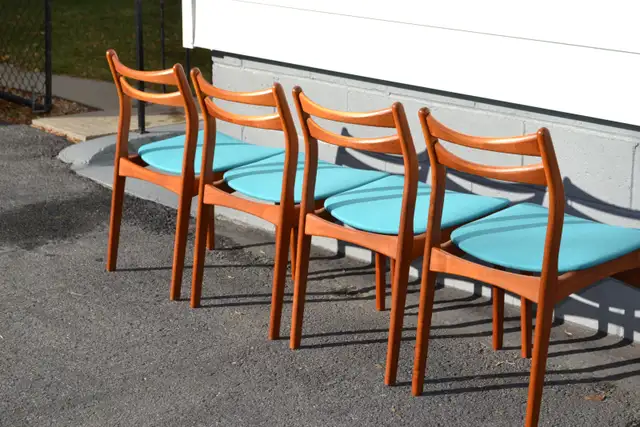 Mid Century Teak Dining Chair Set in Chairs & Recliners in Kingston - Image 6