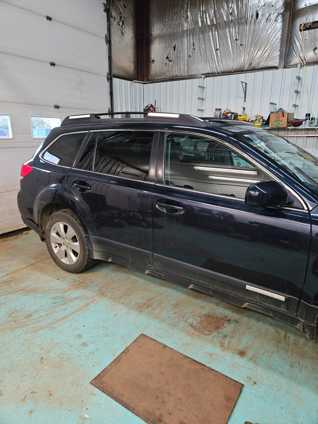 2012 subaru outback for sale by owner in Cars & Trucks in Edmonton - Image 2