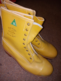 NEW  TAURUS  SAFETY STEEL TOED  WORK  BOOTS