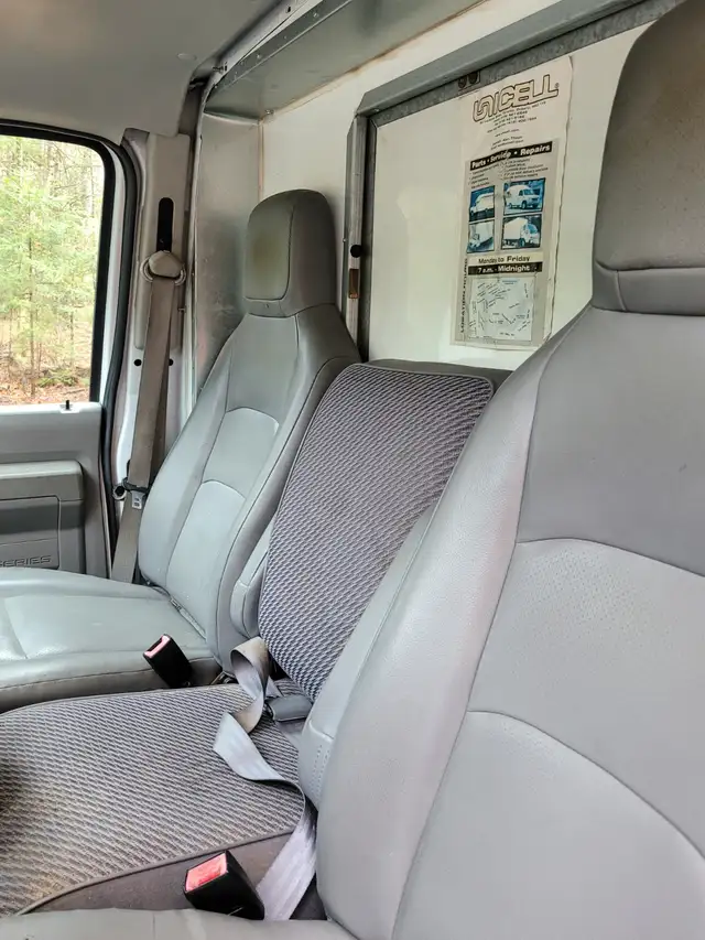 2010 Ford E-450 Cub van569252809561886725
