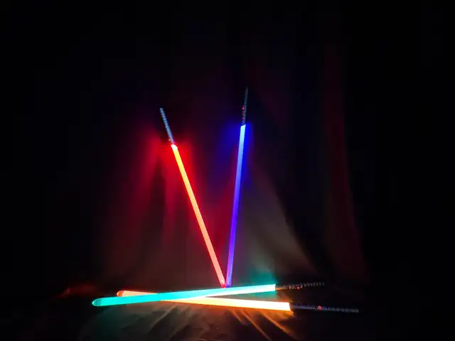 Lightsaber546145510800773124