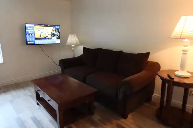 Large , fully furnished 2 bedroom apartment (Top Floor) in Short Term Rentals in Windsor Region - Image 4