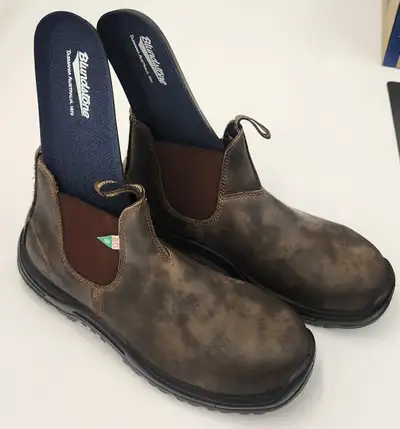 Blundstone work boots - New in box, View more