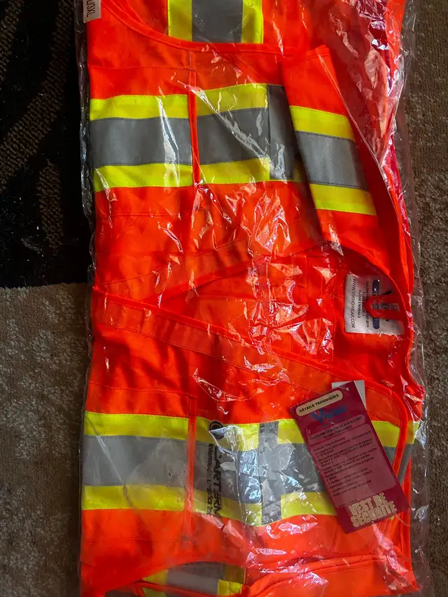 Brand new safety vest  2XXL