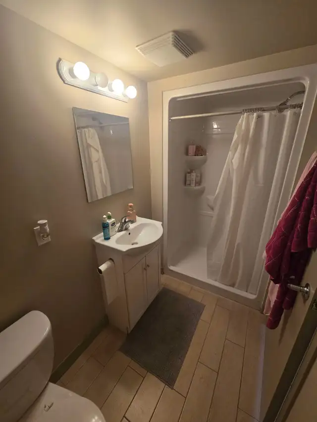 Large Room for Spring Sublet Waterloo (May- August)!! in Room Rentals & Roommates in Kitchener / Waterloo - Image 7