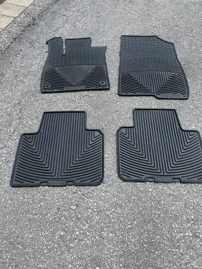 Front and rear Weathertec winter floor matts Like new condition