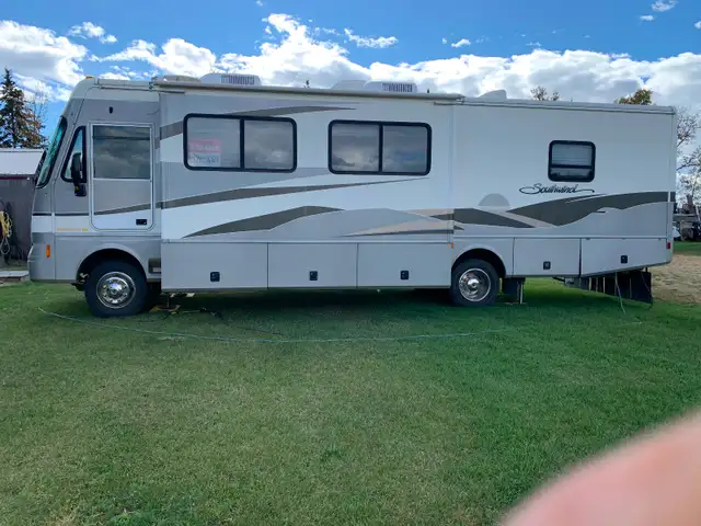 Motorhome For Sale in RVs & Motorhomes in Red Deer - Image 5