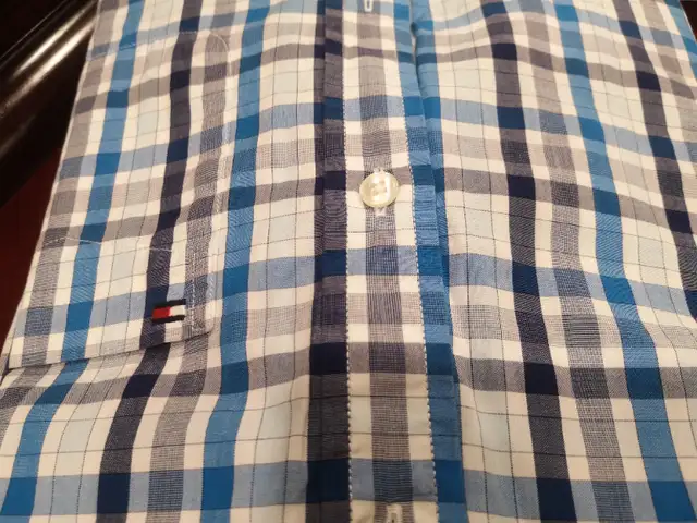 LIKE NEW Tommy Hilfiger Check Shirt. Size-Small. Blue Checkers. in Men's in Mississauga / Peel Region - Image 5