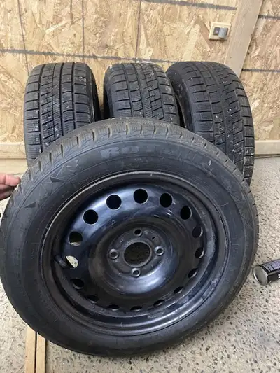 Nous les avions sur une Ford. Pouvant faire sur Mazda. 400$ jantes incluses