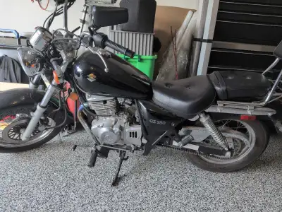 Single cylinder GZ250 6655 km Hasn't been driven in a couple years