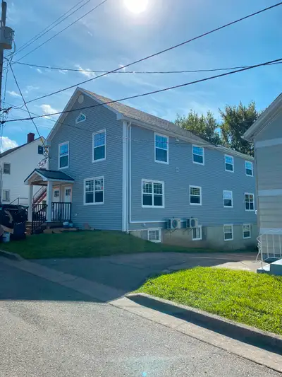 For viewing, please call 902-830-4788 Are you a professional working in Sydney or taking a Universit...