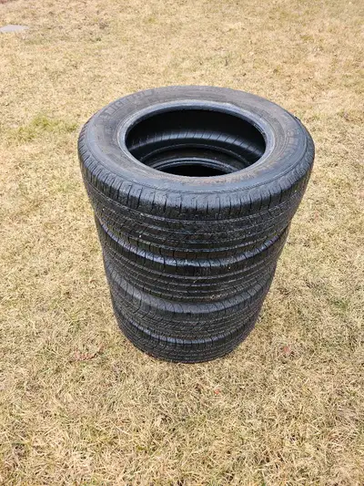 4 Michelin Defenders 225/65R17 tires for sale. All tires have 9/32" or 7.5mm of tread. Keep in mind,...