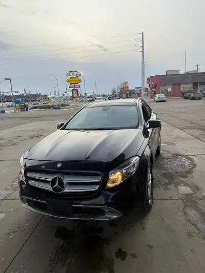 2015 Mercedes-Benz GLA 250 – $13000 Beautiful purple 2015 Mercedes-Benz GLA 250 with white interior....