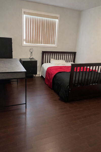 ***Female Tenant Only and No Couples*** - Bright, Spacious fully Furnished Single Room for rent on t...