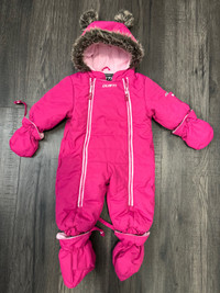 Gusti 6-12 months Winter Sowsuit w/ detachable gloves and shoes