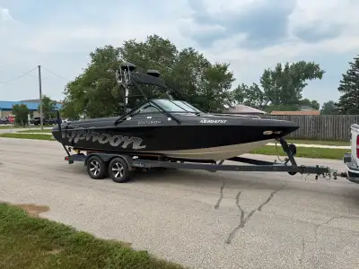 Get ready to make some waves with this 2001 Centurion Typhoon, a 24-foot wake boat boasting a powerf...