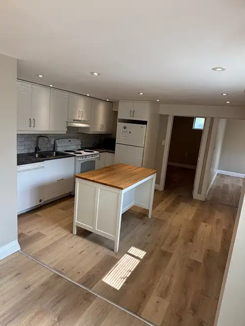 ⸻ Newly Renovated 2-Bedroom Apartment – North Peterborough Step into modern comfort in this beautifu...