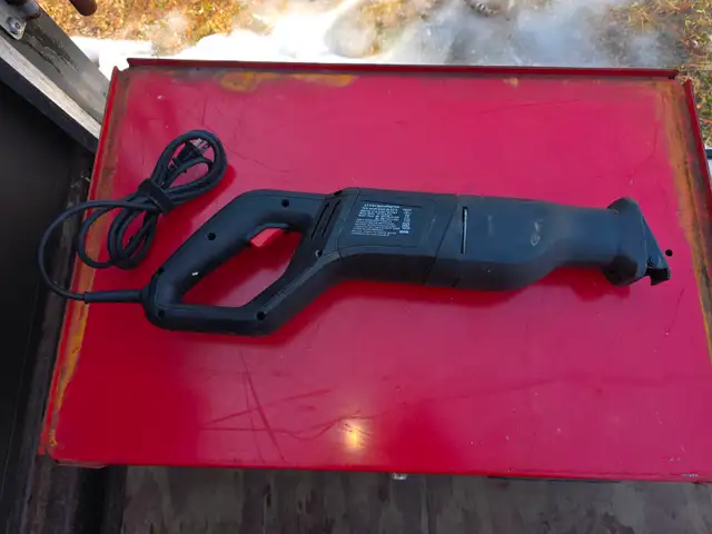 Jobmate Job Mate Reciprocating Saw 6.5A 120V Corded 1 Blade Key in Power Tools in Windsor Region - Image 5