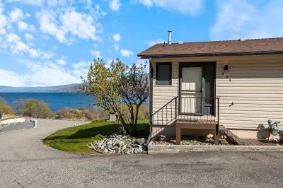 Welcome to easy living in this beautifully updated 2-bedroom, 2-bathroom end-unit townhome in the de...
