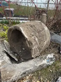 Free concrete well section