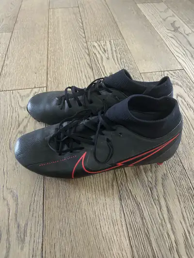Nike Soccer (Football) Cleats size 8.5 Men’s, View more