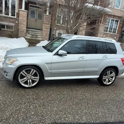 FOR SALE: Mercedes-Benz GLK 350 – Pristine Condition! Looking for a stylish and reliable SUV? Check...