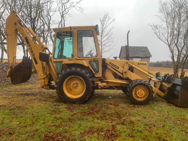 Ford 655  4WD Backhoe For Sale in Heavy Equipment in Annapolis Valley - Image 4